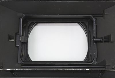 Location Vocas MB-455 Mattebox + Swingaway, Volets, bagues, Pont 15mm, 19mm,etc.