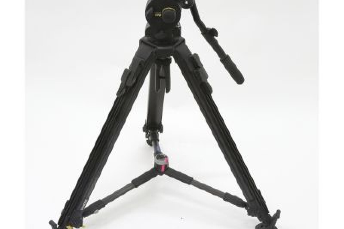Location Vinten Vision 100  Tête fluide + trépied Vinten Fibertec - Lightyshare