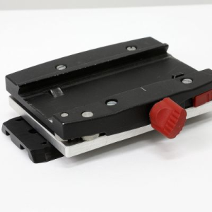 Location Vinten > Sachtler Sidelock (adaptateur pour les têtes fluides Vinten)