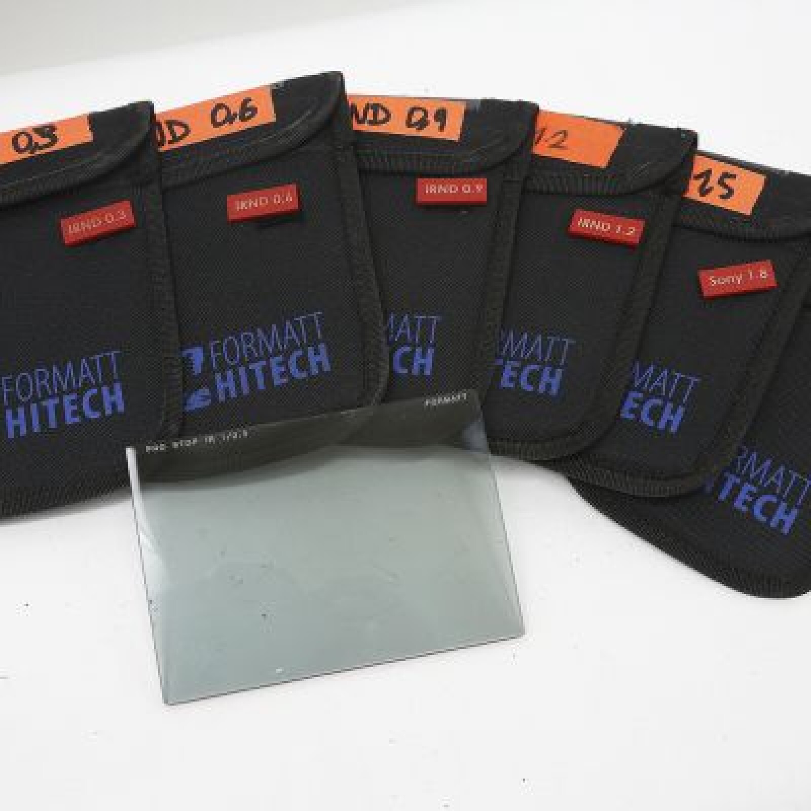 Pack 6 Filtres 4 x 5.65" Formatt Hitech IRND (0.3 - 1.8) - Photo 1 sur 5