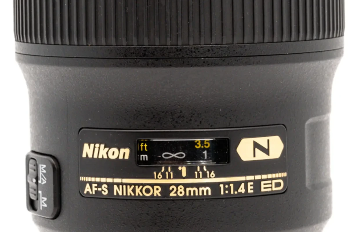Location Nikon 28 mm 1.4 - Lightyshare