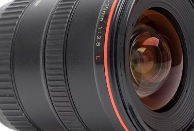 Location Canon zoom lens EF 20-35mm 1 : 2.8 L