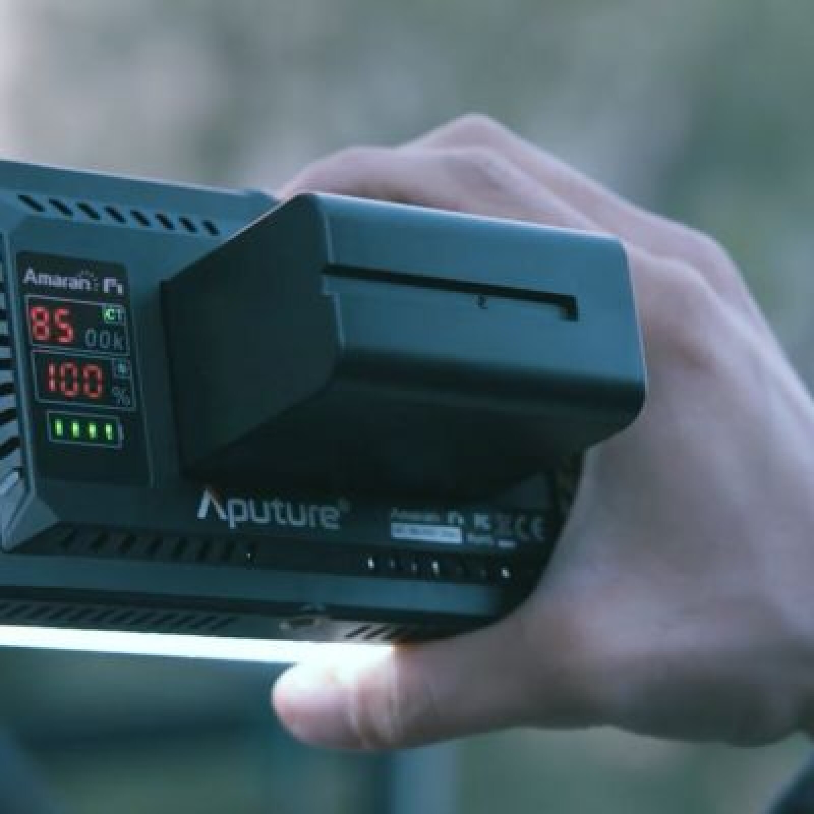 Aputure Amaran AL-F7 - Photo 2 sur 2