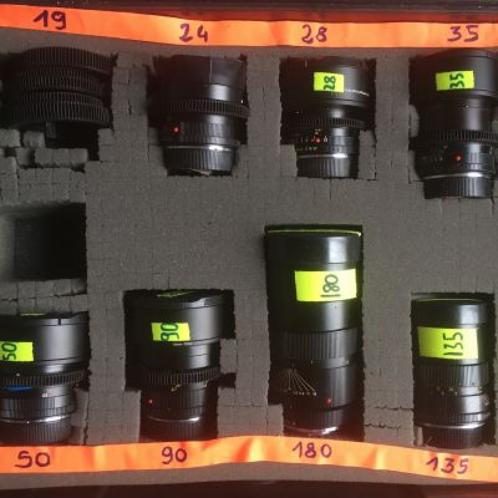 7 Objectifs Leica R + bague Novoflex - Photo 1 sur 1