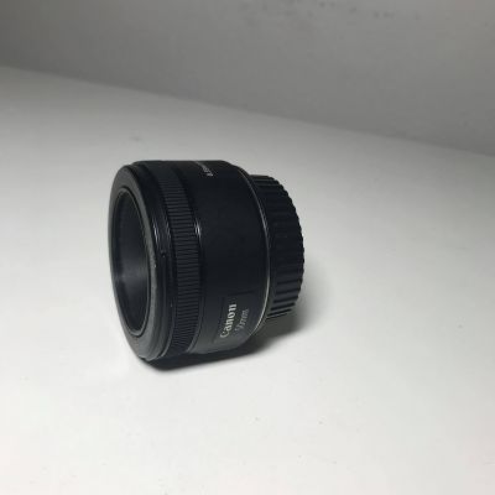 Canon 50mm f1.8 - Photo 1 sur 2
