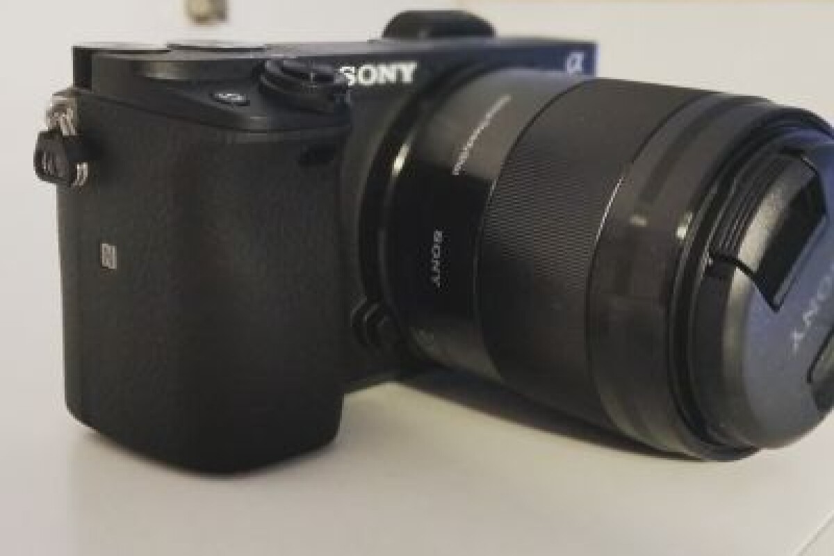 Location sony a6300 + 50mm FE 1.8 sony  + carte giga 4k 64 - Lightyshare