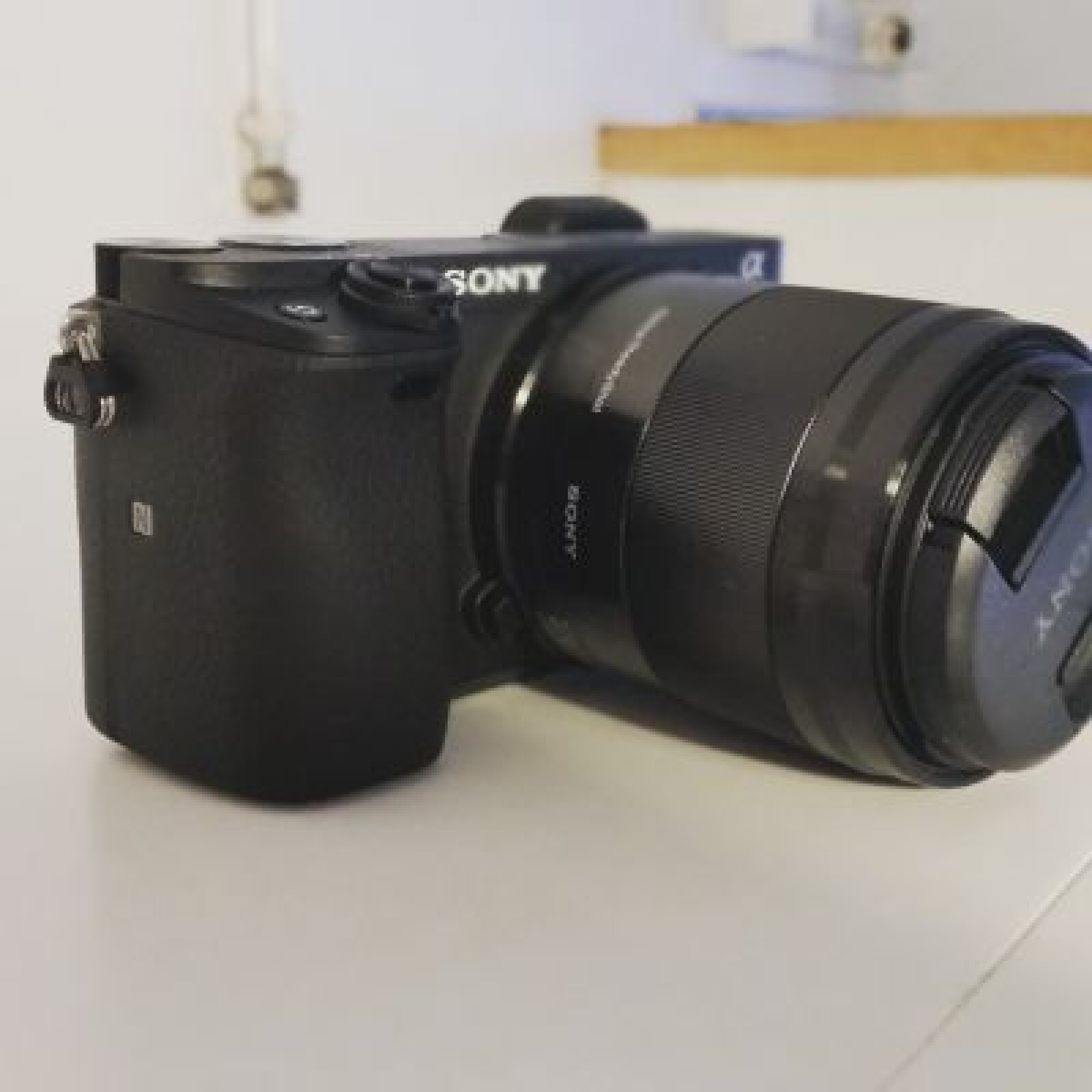 sony a6300 + 50mm FE 1.8 sony  + carte giga 4k 64 - Photo 1 sur 5