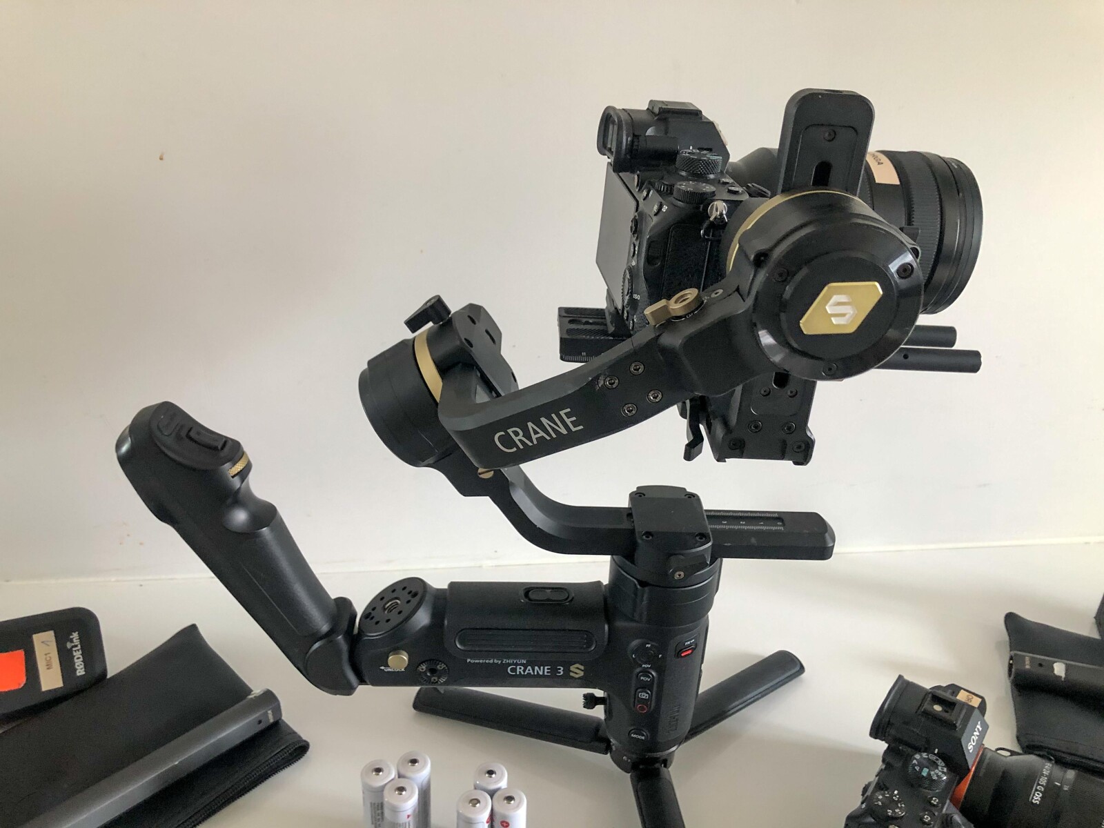 FULL KIT - 2 SONY A7 III + Zhyun Crane 3S + 2 MICRO MAIN RODE - Photo 5 sur 7