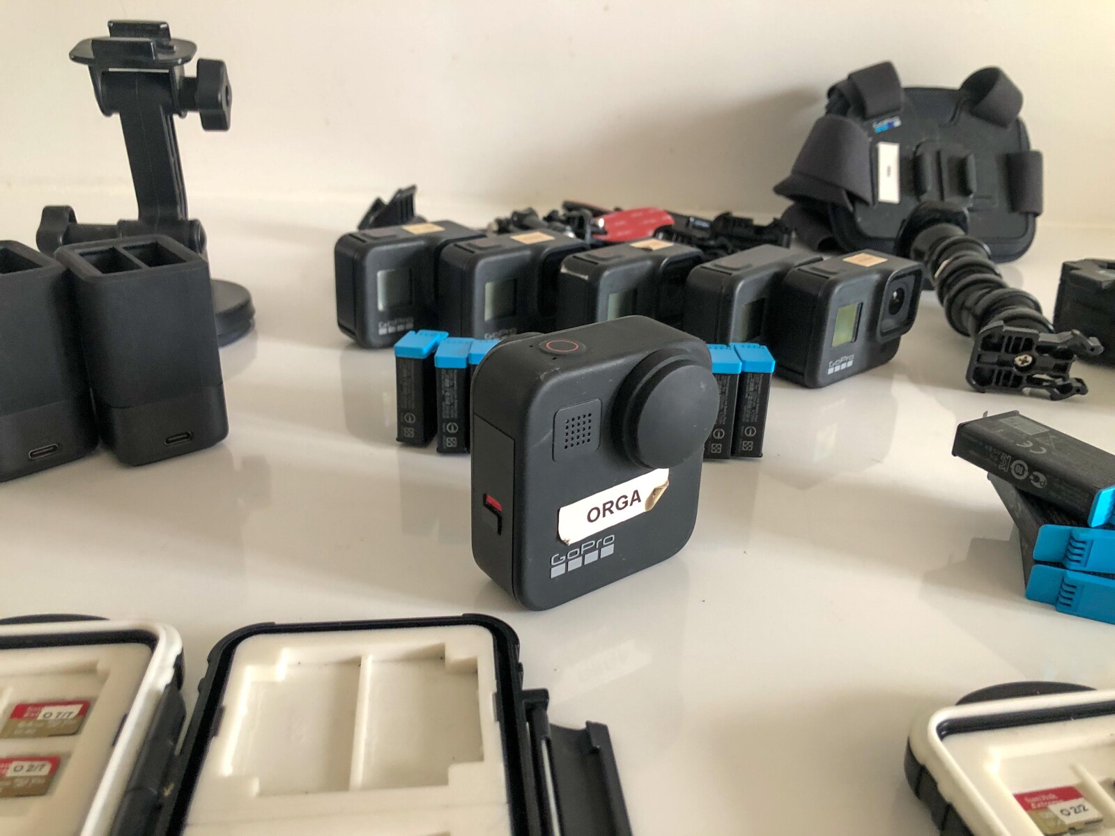 PACK 5 GoPro Hero 8 Black + 1 Gopro 360 - Photo 3 sur 4