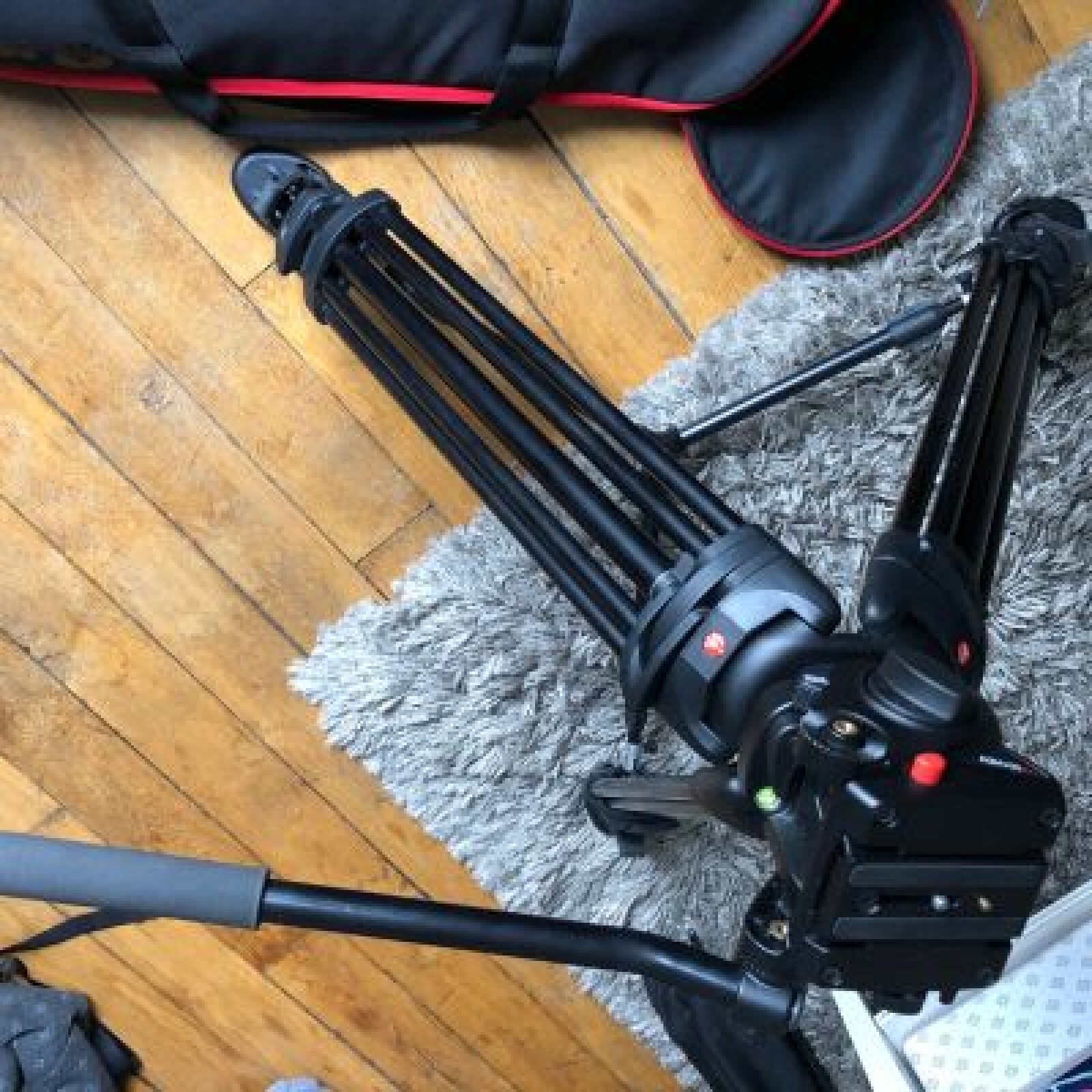 Trépied Manfrotto 501HDV - Photo 3 sur 4
