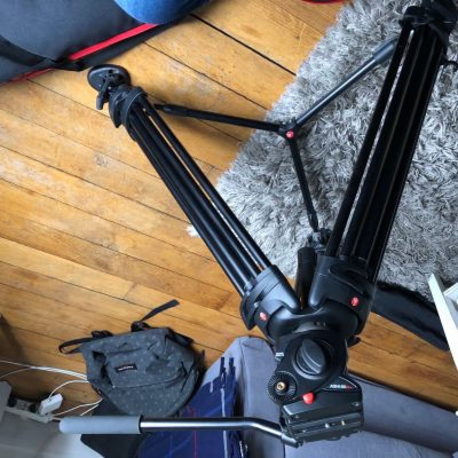 Trépied Manfrotto 501HDV - Photo 4 sur 4