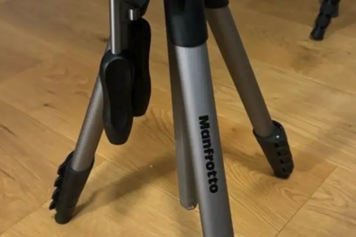 Location Manfrotto trépied photo léger - Lightyshare
