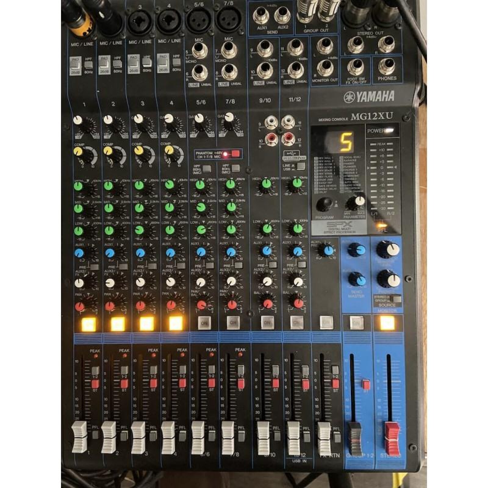 Table de mixage son Yamaha MG12XU - Photo 1 sur 2