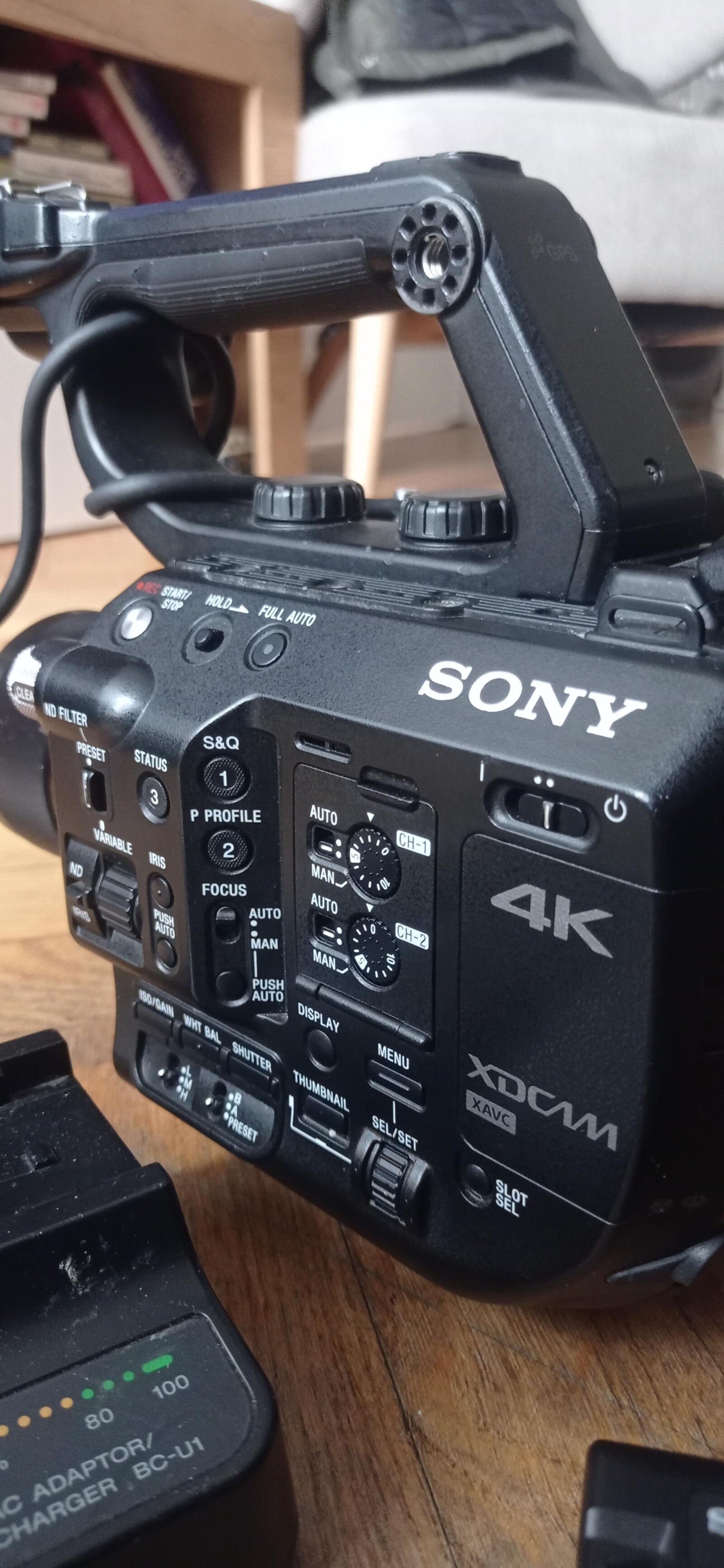 Cam Sony fs5 - Photo 1 sur 2