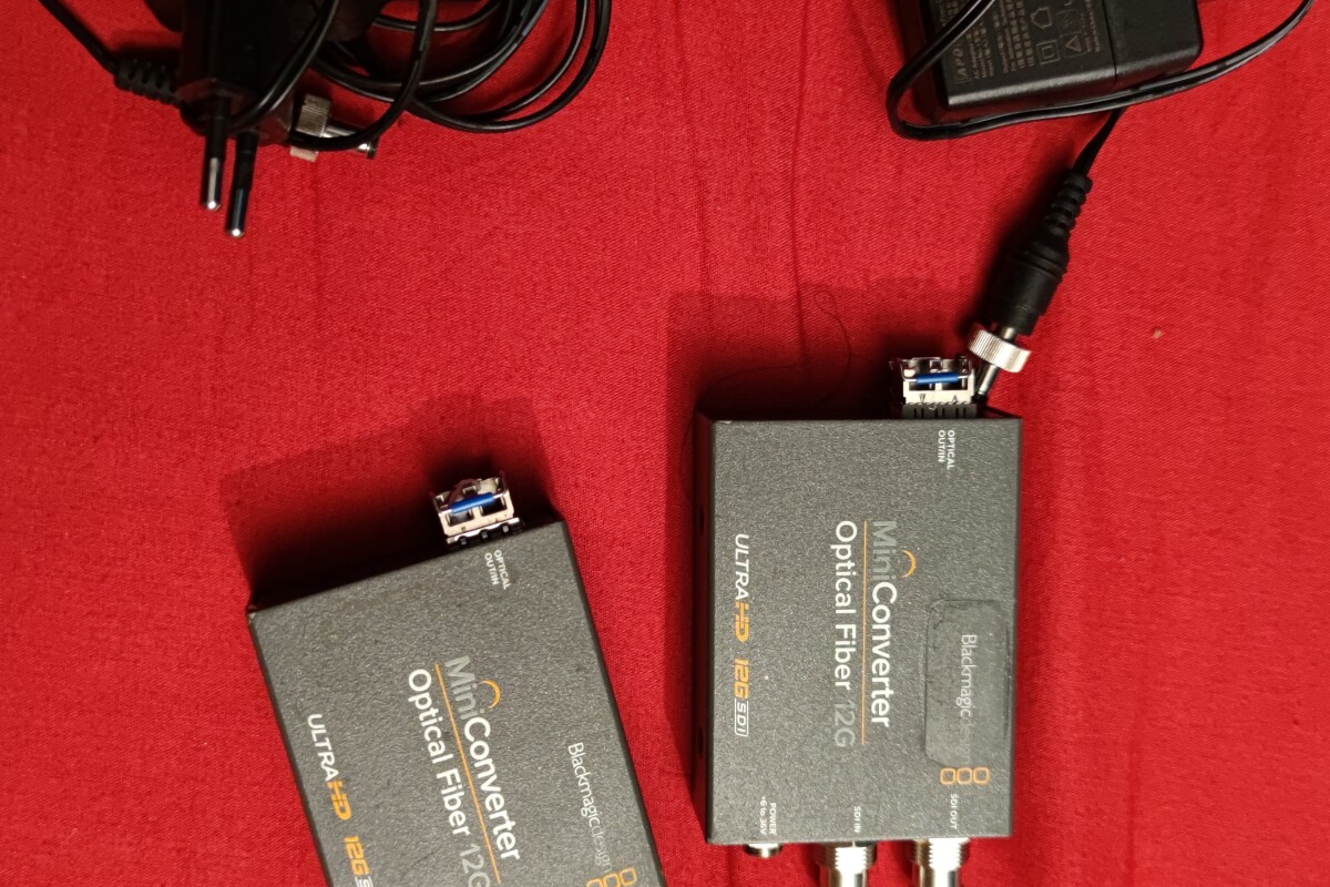 Location Blackmagic Mini Converter Optical Fiber 12G - Lightyshare