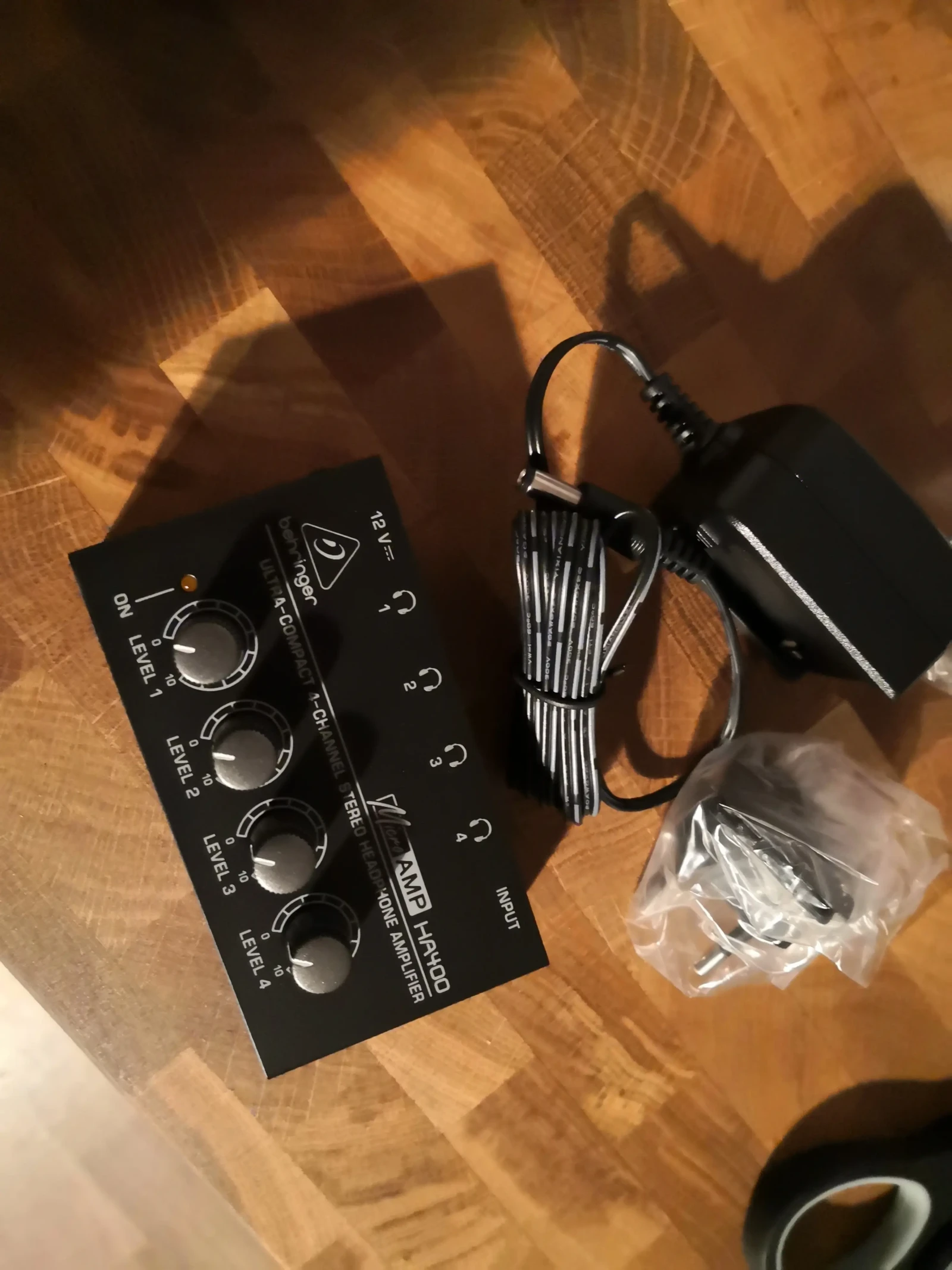Behringer HA400 - Photo 1 sur 1
