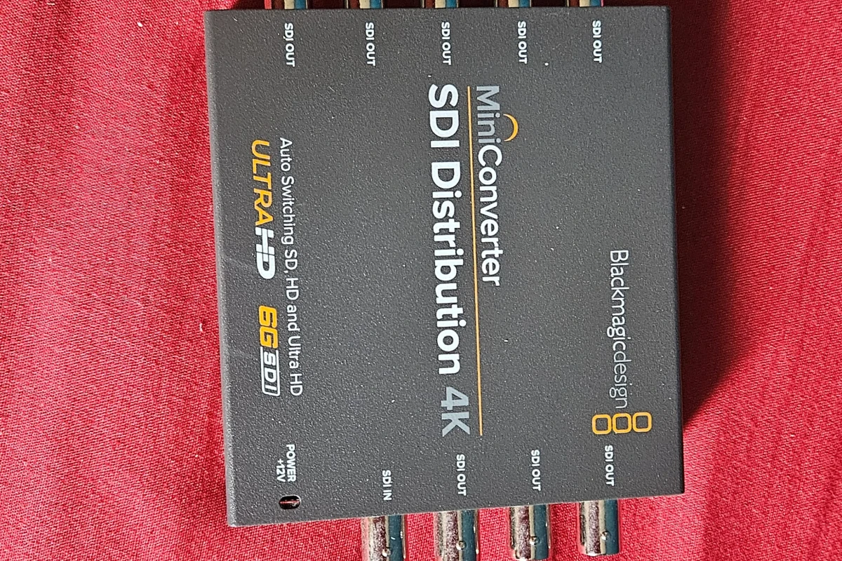 Location Blackmagic SDI Distribution Mini Converter - Lightyshare