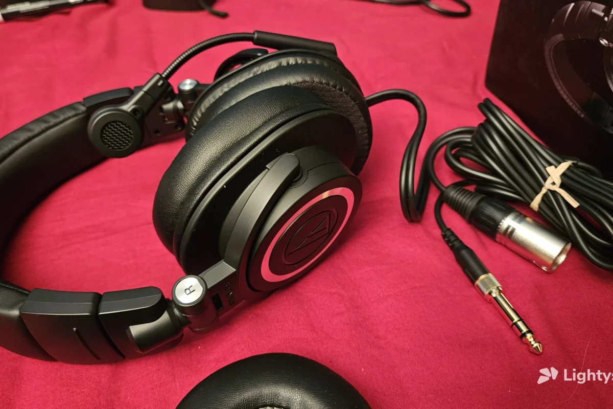 Rent Audio-Technica ATH-M50xSTS - Lightyshare
