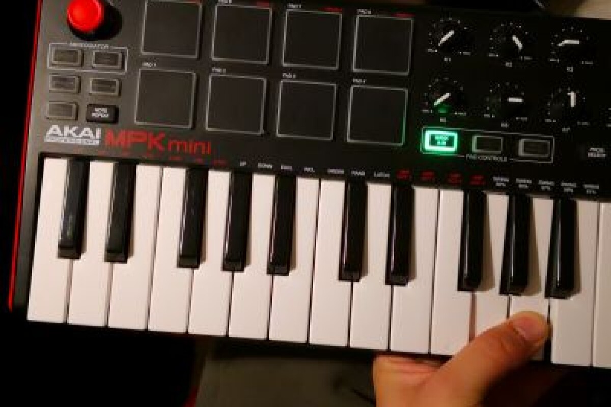 Location Clavier maître MPK mini - Lightyshare