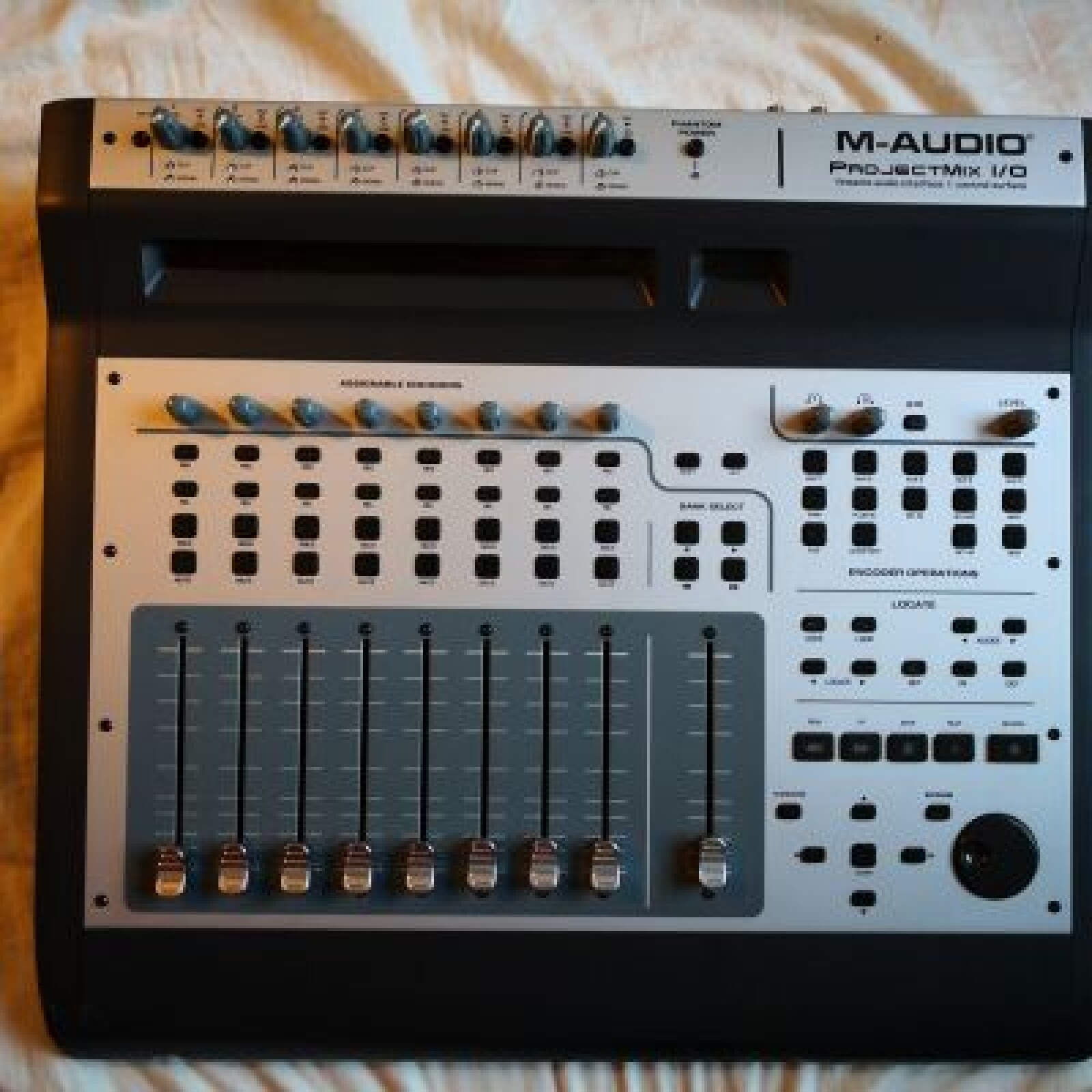 Console Projectmix I/O - Photo 1 sur 1