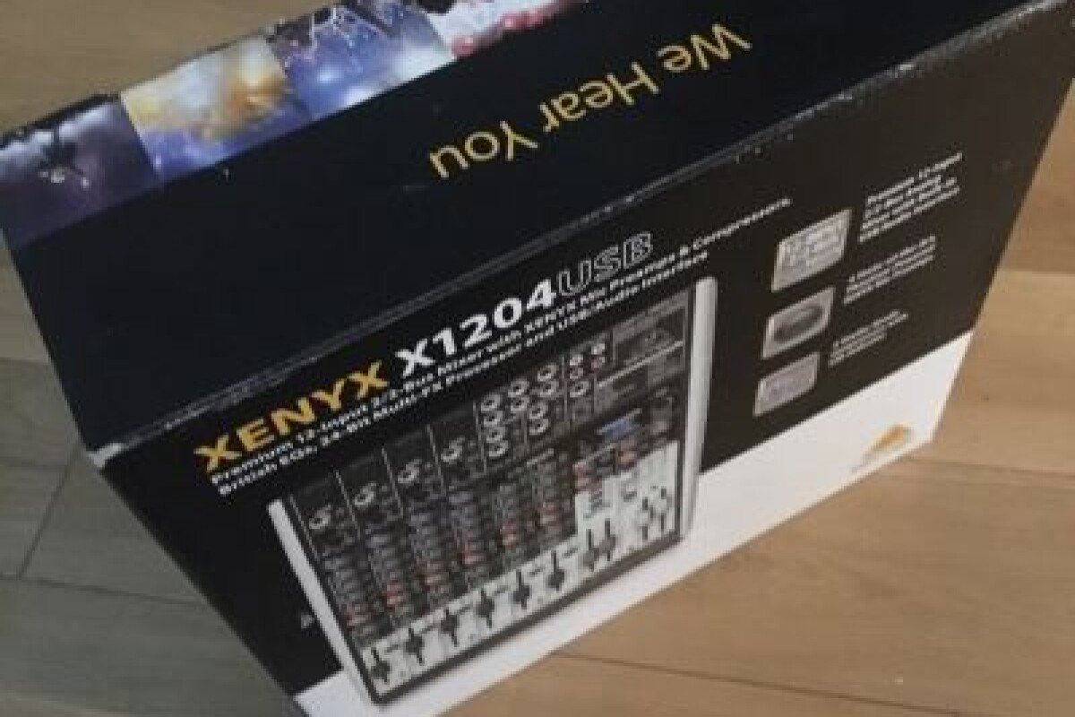 Location Console Behringer X1204 USB - Lightyshare