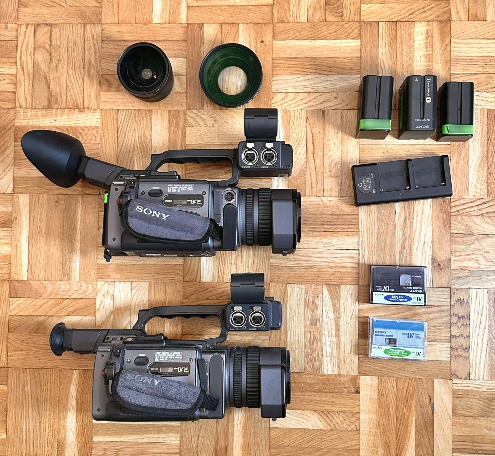 Sony DSR-PD150 - Photo 1 sur 1