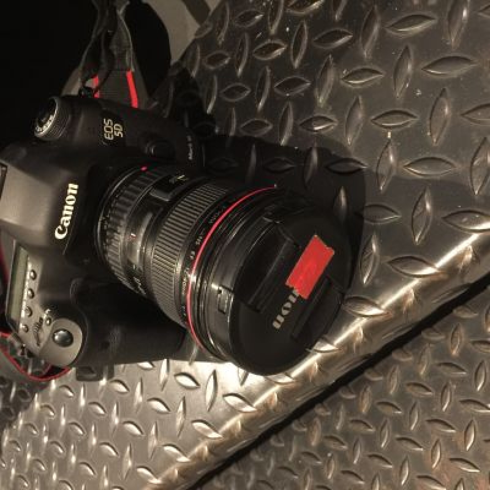 Canon EF Zoom Grand Angle 17 / 40 mm f/4.0 L USM - Photo 1 sur 1