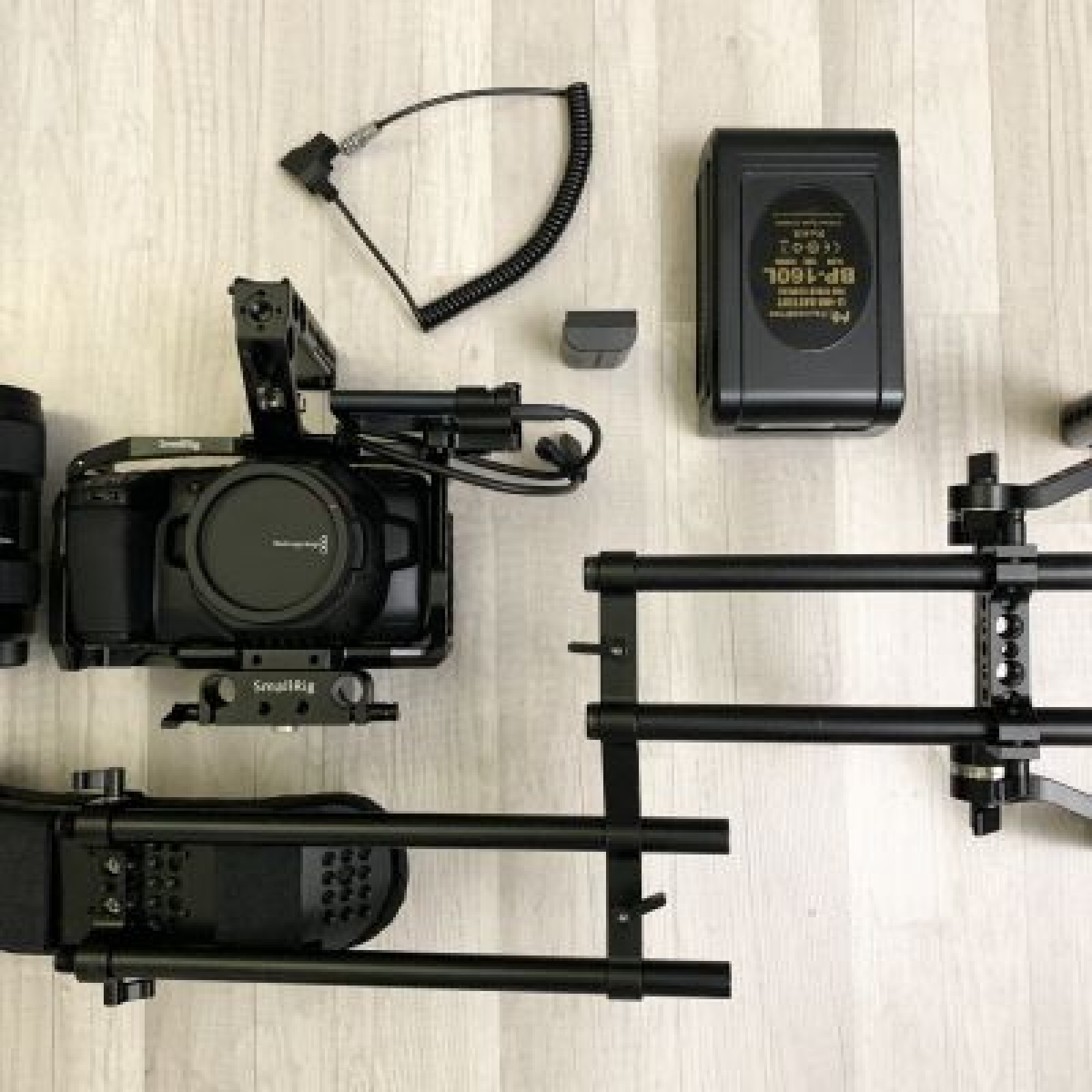 Blackmagic Pocket Cinema Camera 6k (BMPCC 6k) #Pack kit Epaule + 1 objectif - Photo 1 sur 3