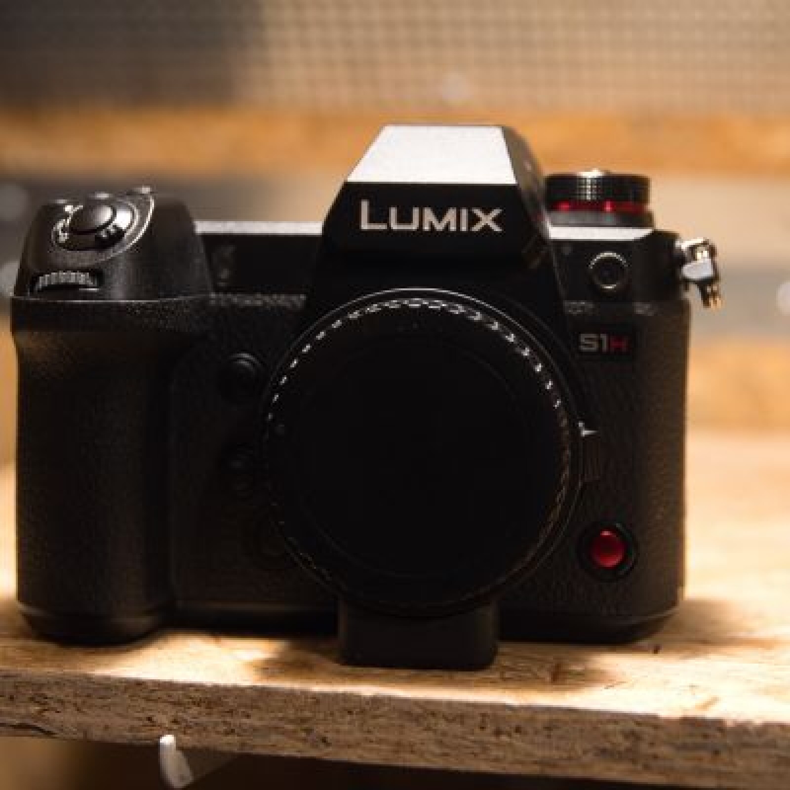 LUMIX S1H Boîtier nu + Mount Converter Canon EF-L - Photo 1 sur 2