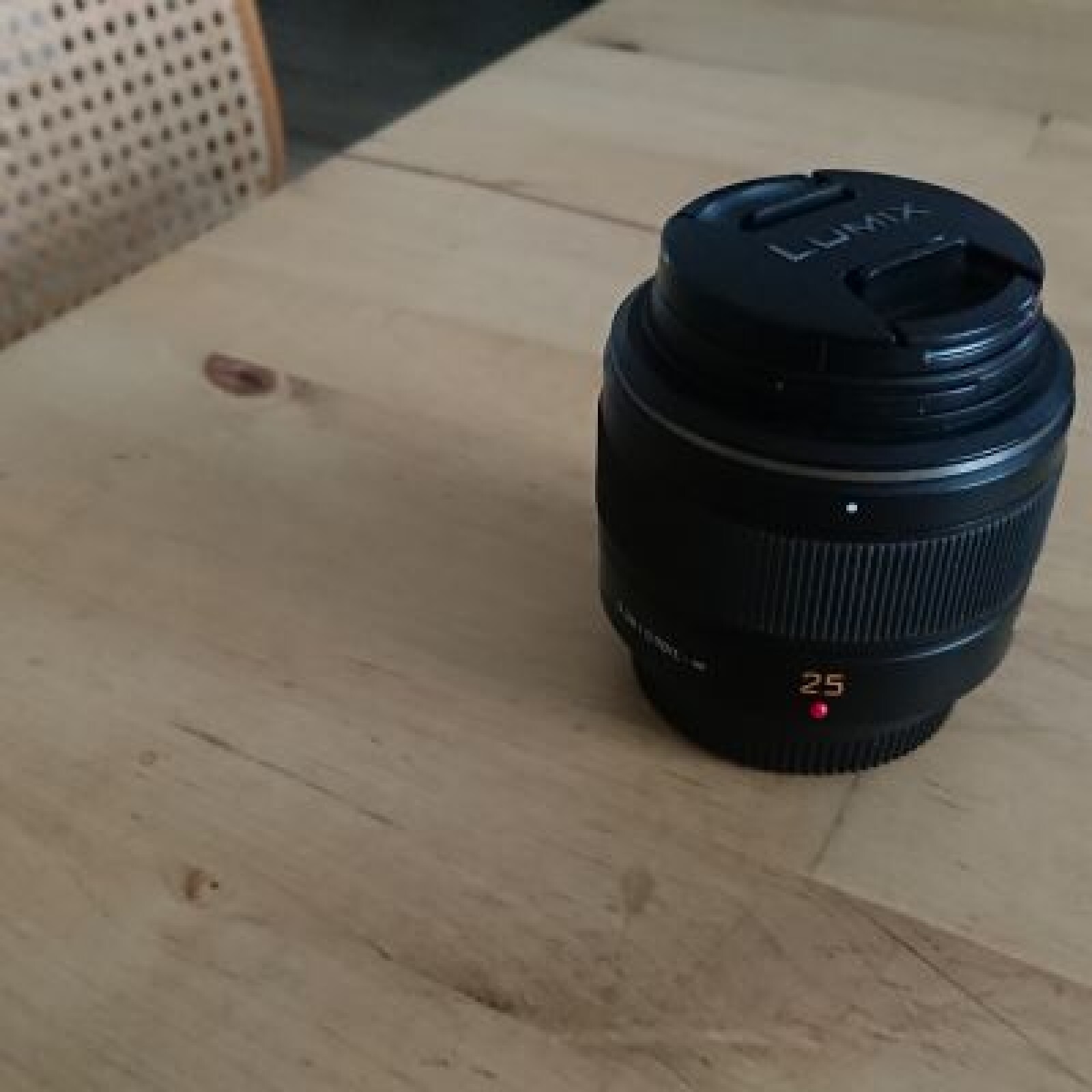Objectif Lumix 25mm  f1.4 - Photo 1 sur 3