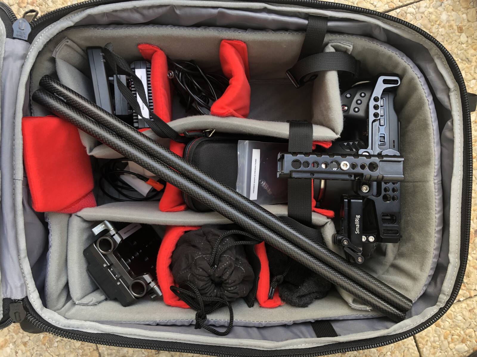 PACK1 ÉVOLUÉ BLACKMAGIC POCKET CC 6K +  SÉRIE CINÉ SAMYANG - Photo 6 sur 6