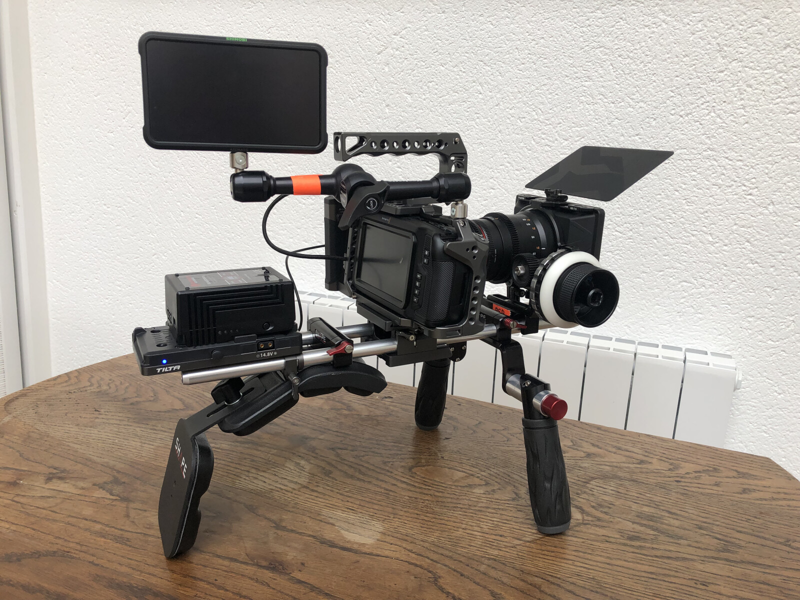 PACK COMPLET BMPCC 6K + SÉRIE CINE SAMYANG - Photo 2 sur 9