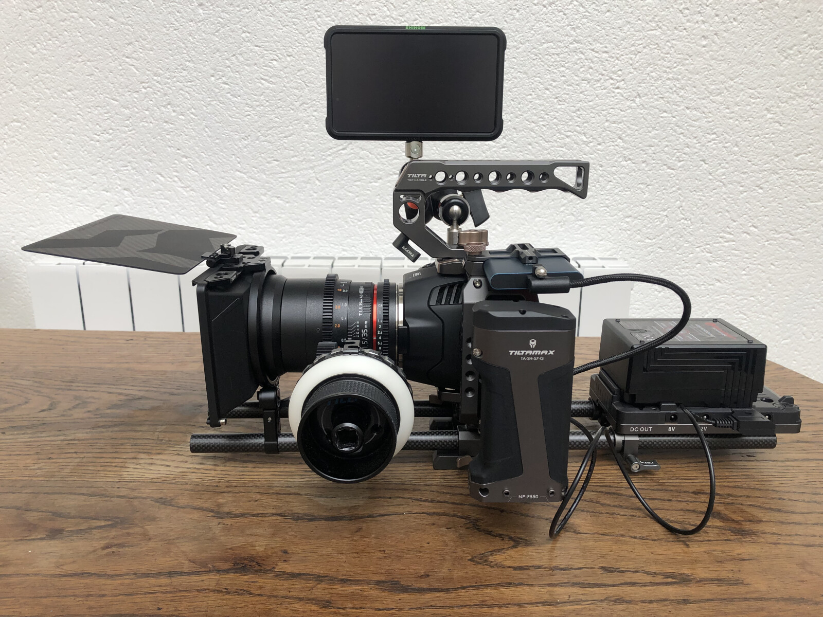PACK COMPLET BMPCC 6K + SÉRIE CINE SAMYANG - Photo 3 sur 9