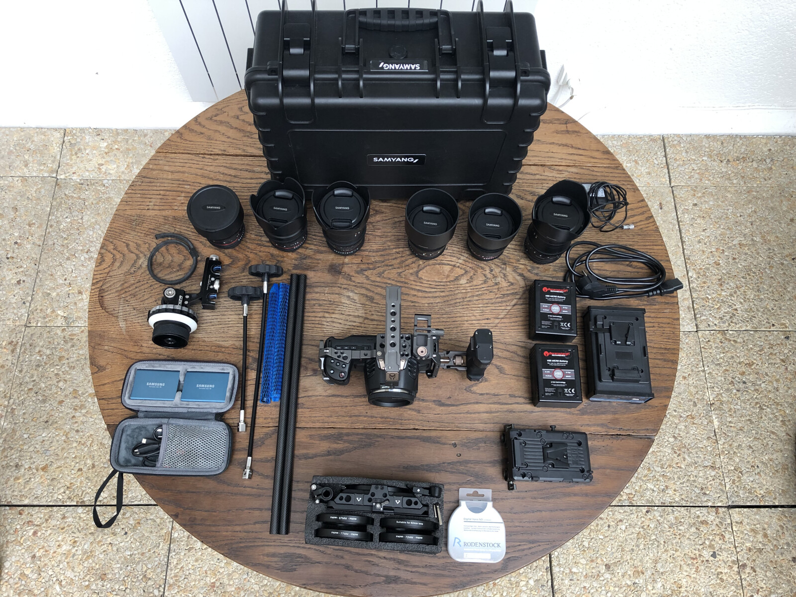 PACK COMPLET BMPCC 6K + SÉRIE CINE SAMYANG - Photo 5 sur 9