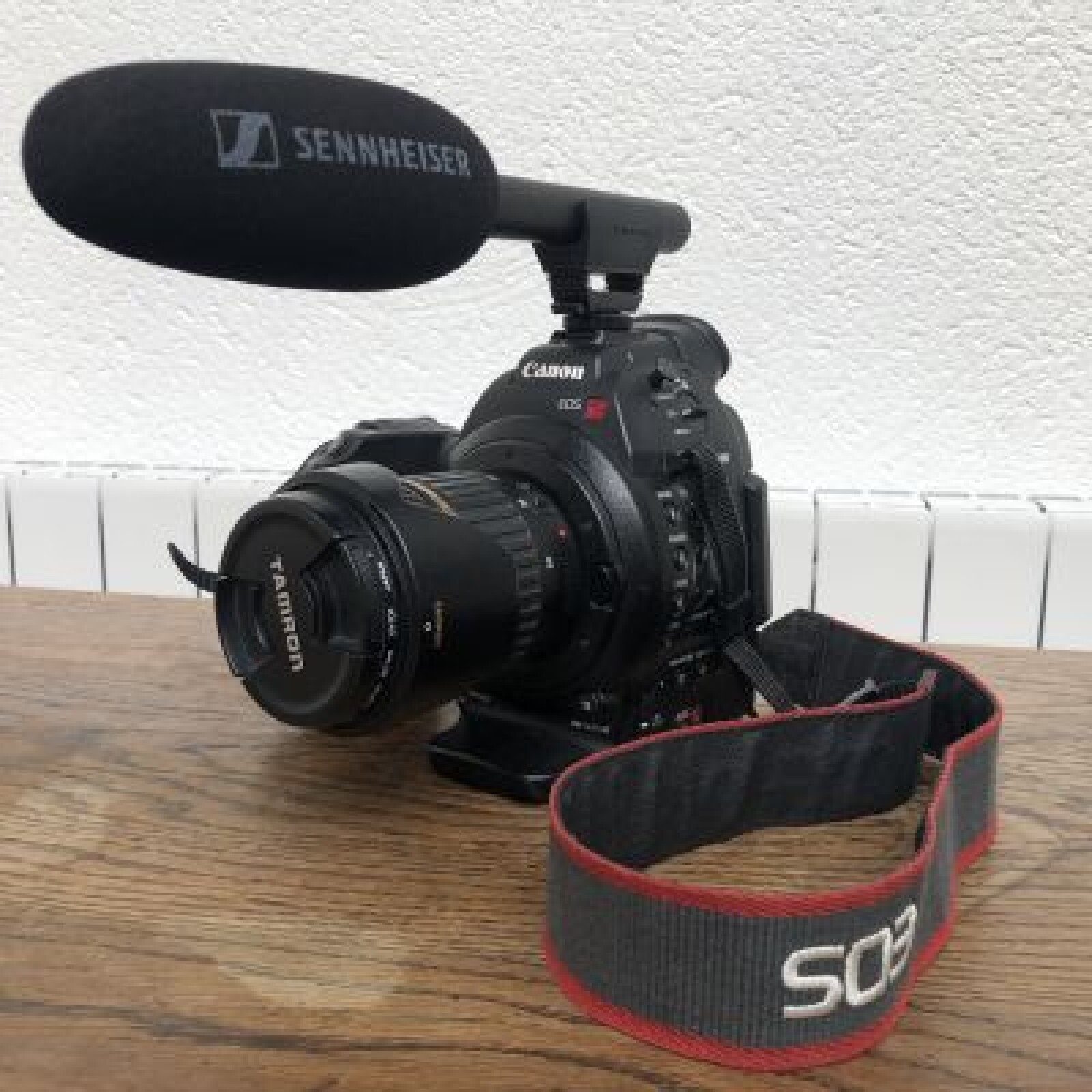 PACK CANON EOS C100 (BOITIER + OBJECTIF + MICRO) - Photo 1 sur 4
