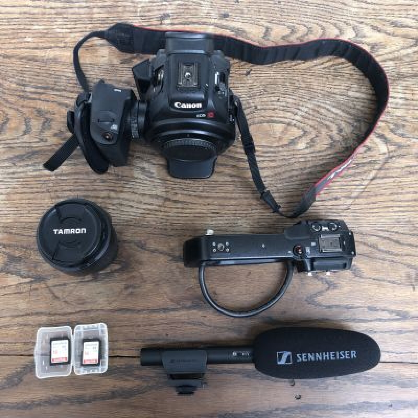 PACK CANON EOS C100 (BOITIER + OBJECTIF + MICRO) - Photo 2 sur 4