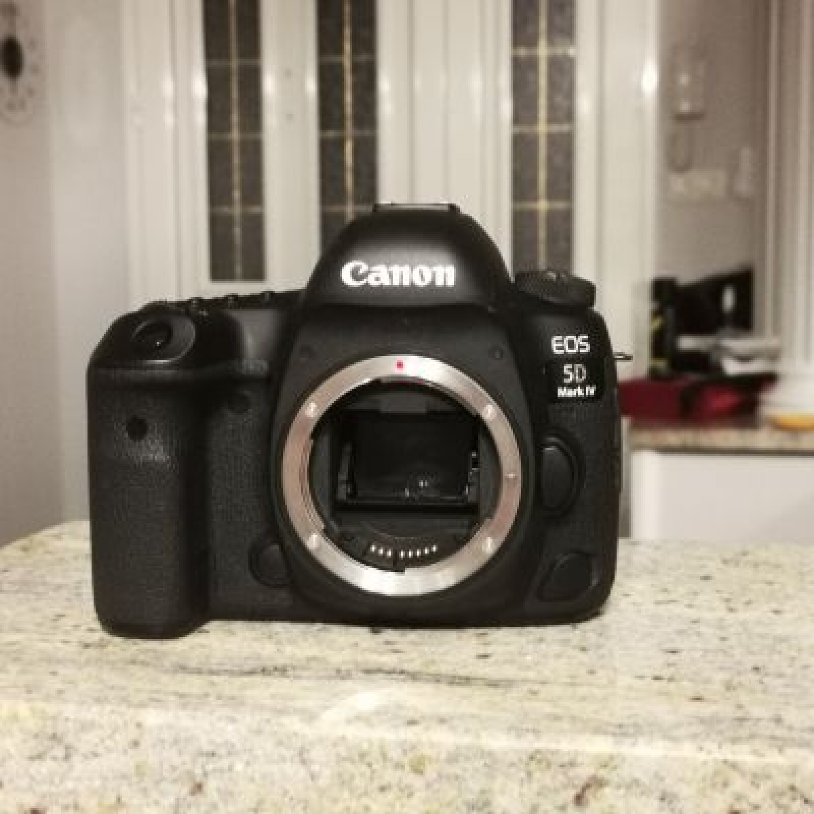 5D Mark IV BOITIER NU - Photo 1 sur 3
