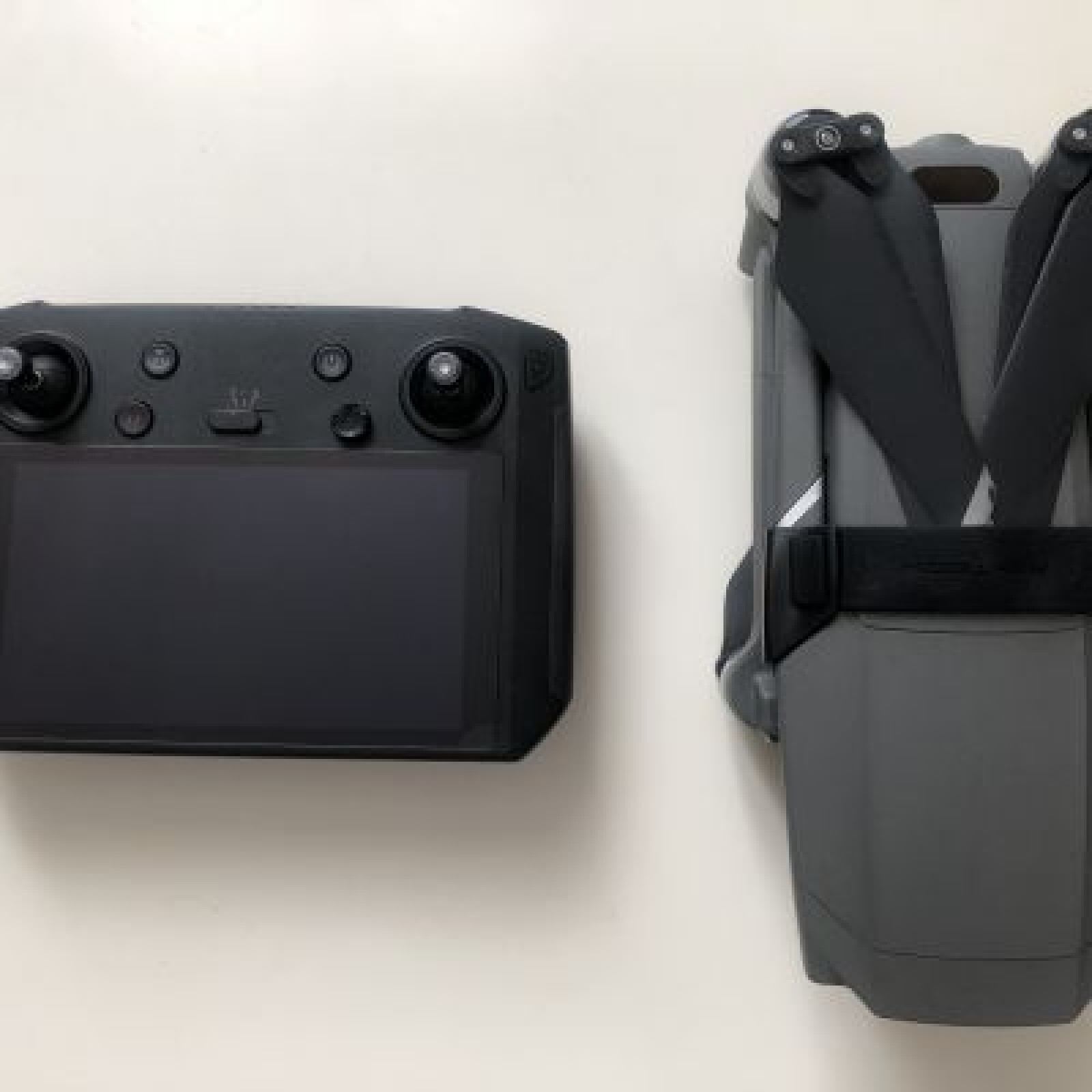 Mavic 2 pro + kit fly more + smart controller + filter ND et PL - Photo 1 sur 3