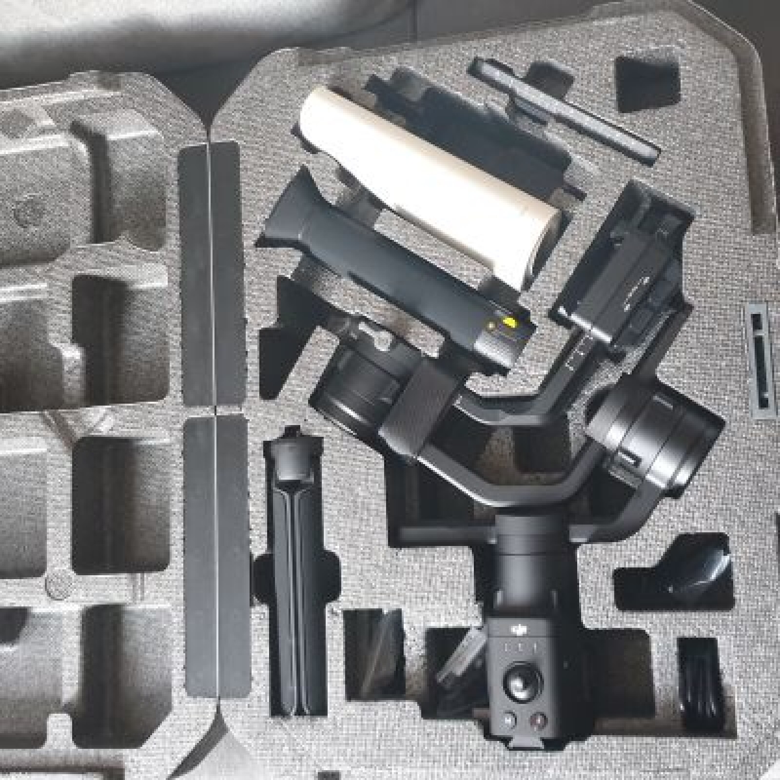 PACK SONY A7III + Stabilisateur - Photo 2 sur 5