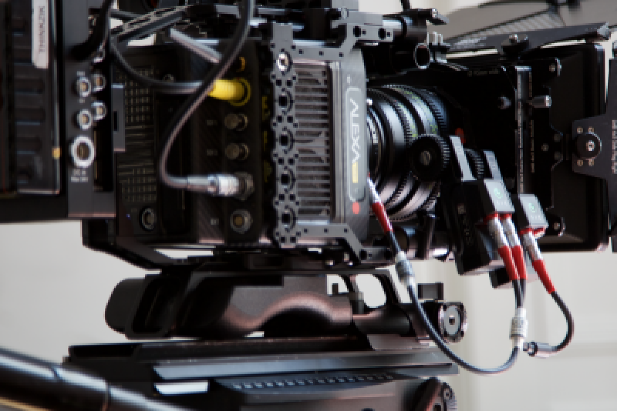 Location PACK ARRI ALEXA MINI + ACCESSOIRES + OPTIQUES  (1800€/j) - Lightyshare