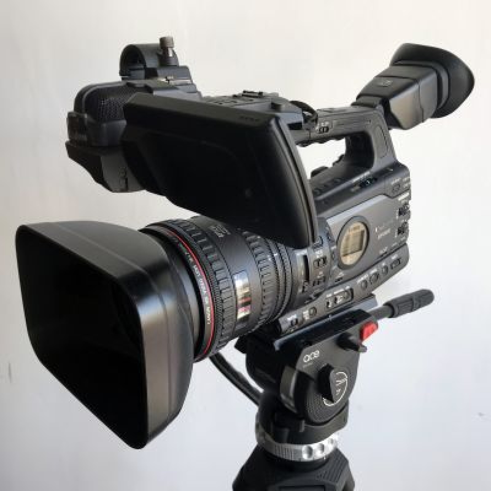 Caméra Canon XF-300 et accessoires - Photo 1 sur 5