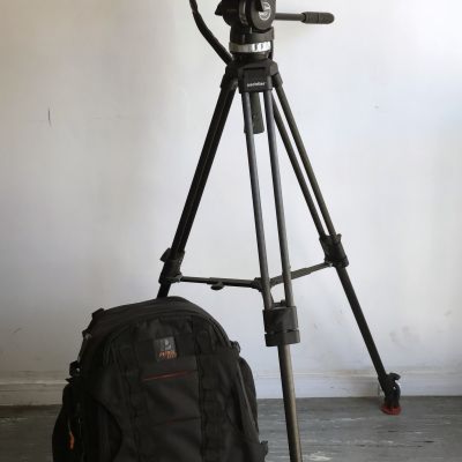 Caméra Canon XF-300 et accessoires - Photo 2 sur 5