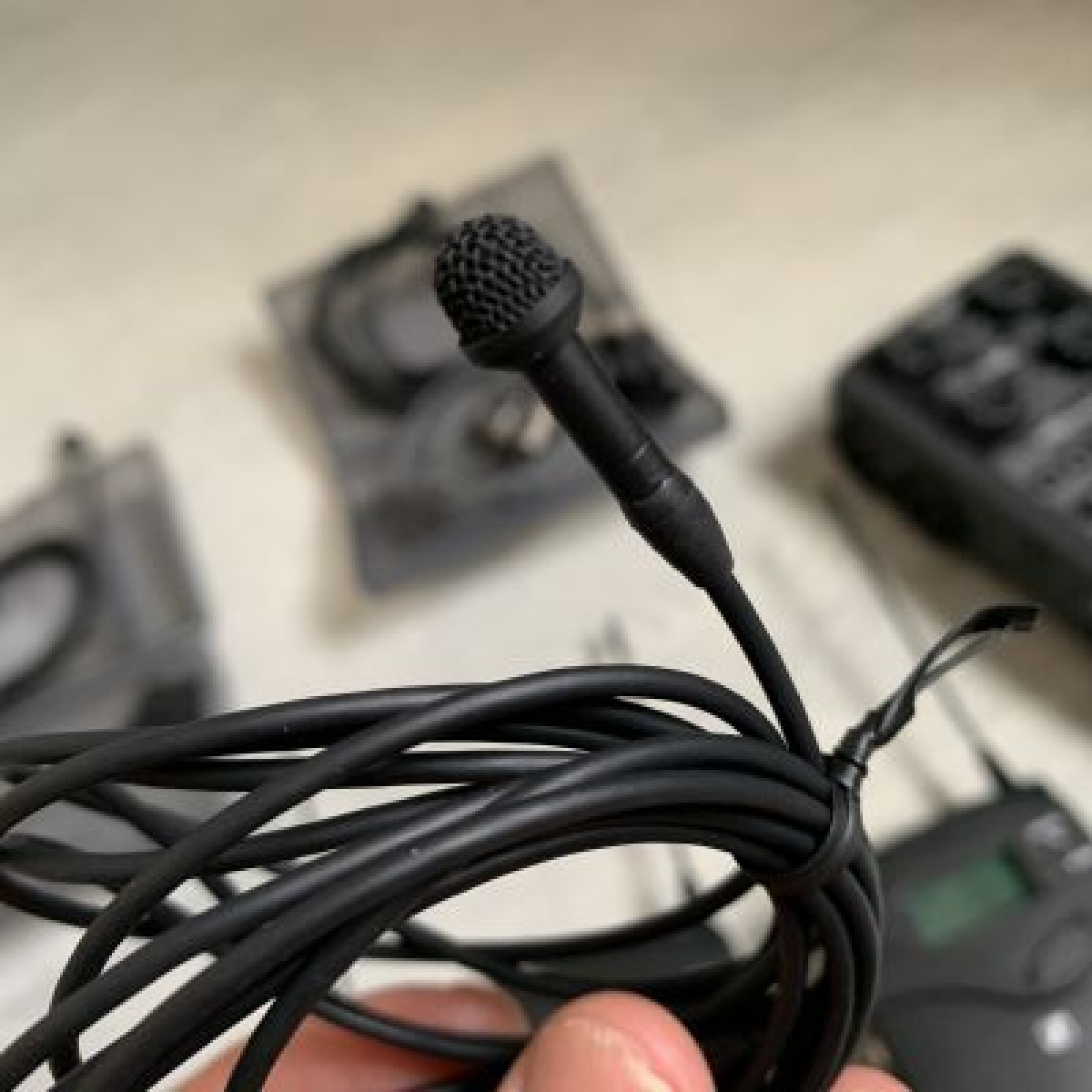2 HF Sennheiser avec micro  Pro Sanken - Micro-cravate Sanken COS-11D - Lavalier Microphone à Paris 75010 - Photo 3 sur 3
