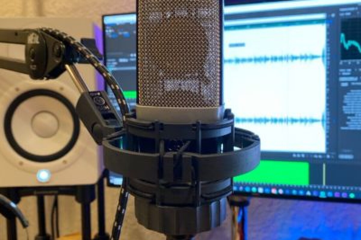 Location Kit podcast micro AKG C214 - Micro Voix - Lightyshare