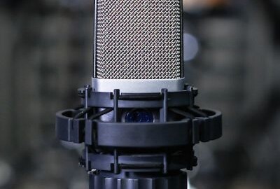 Location Kit podcast micro AKG C214 - Micro Voix
