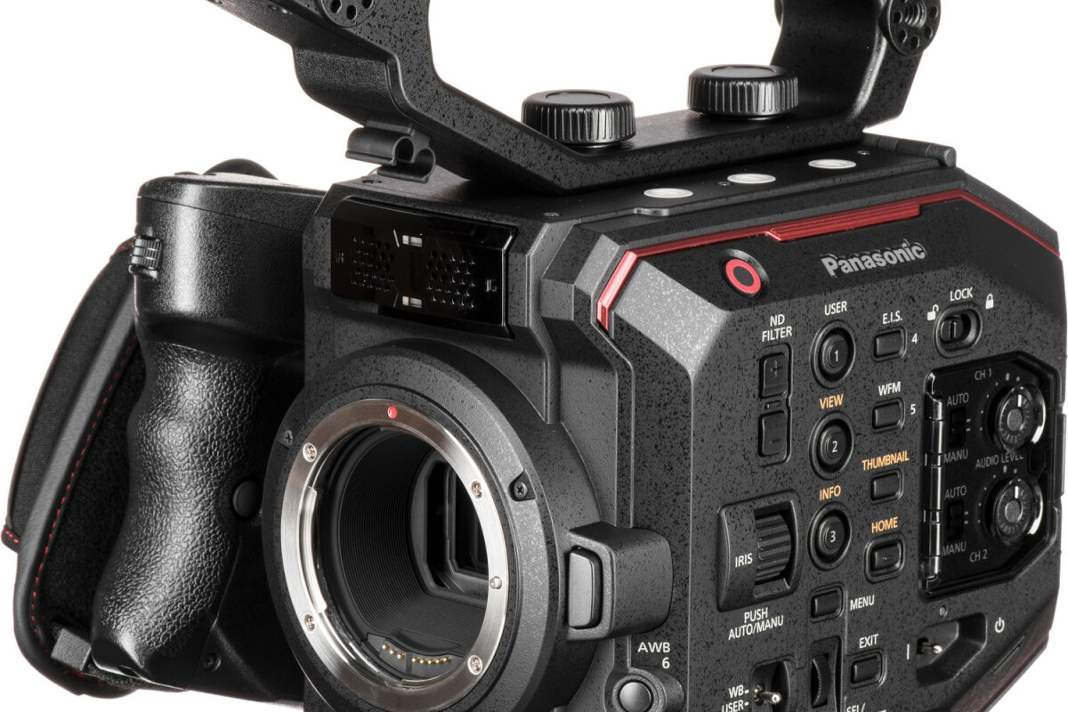 Location Panasonic EVA1 - Lightyshare