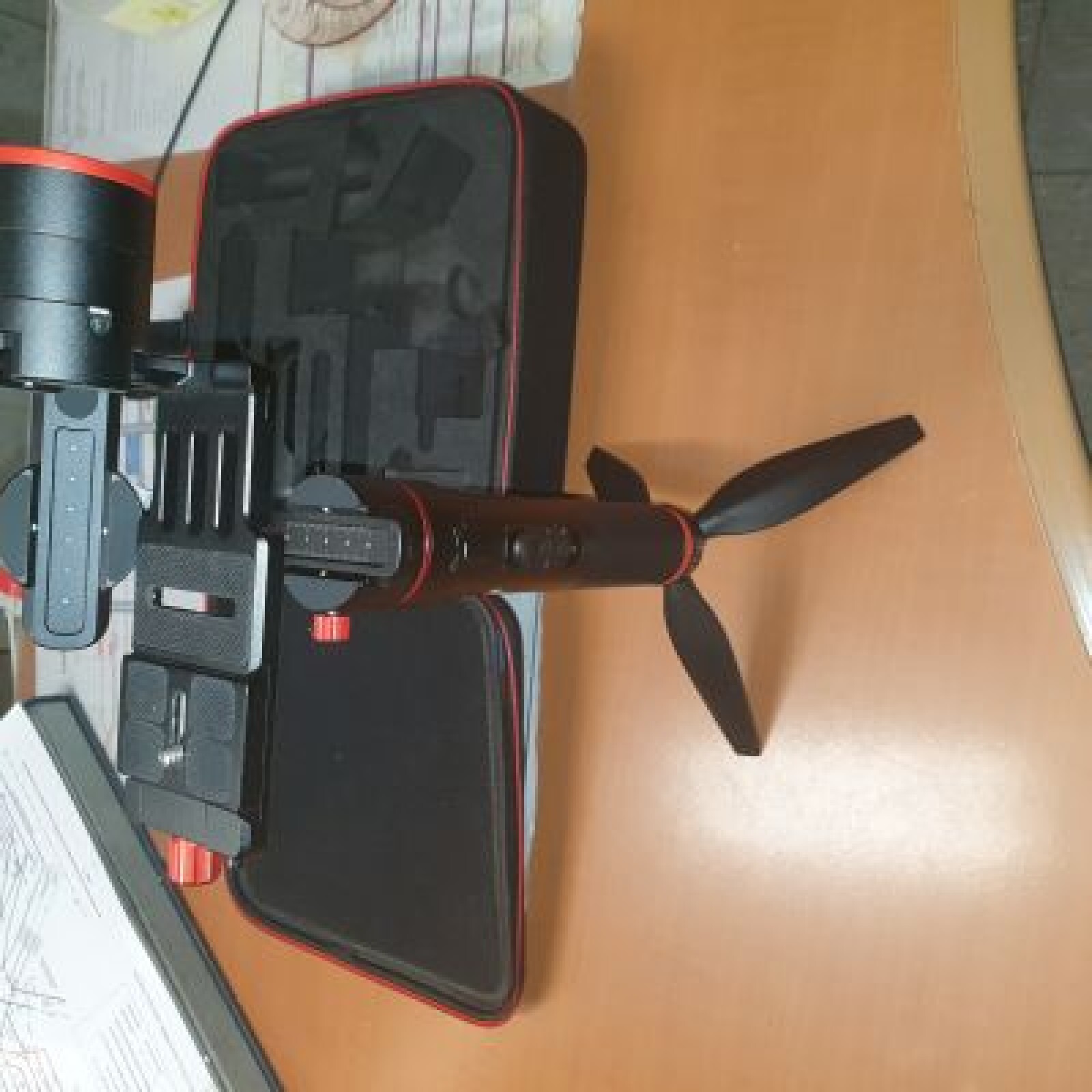 Stabilisateur 3 axes Feiyutech a1000 - Photo 2 sur 3