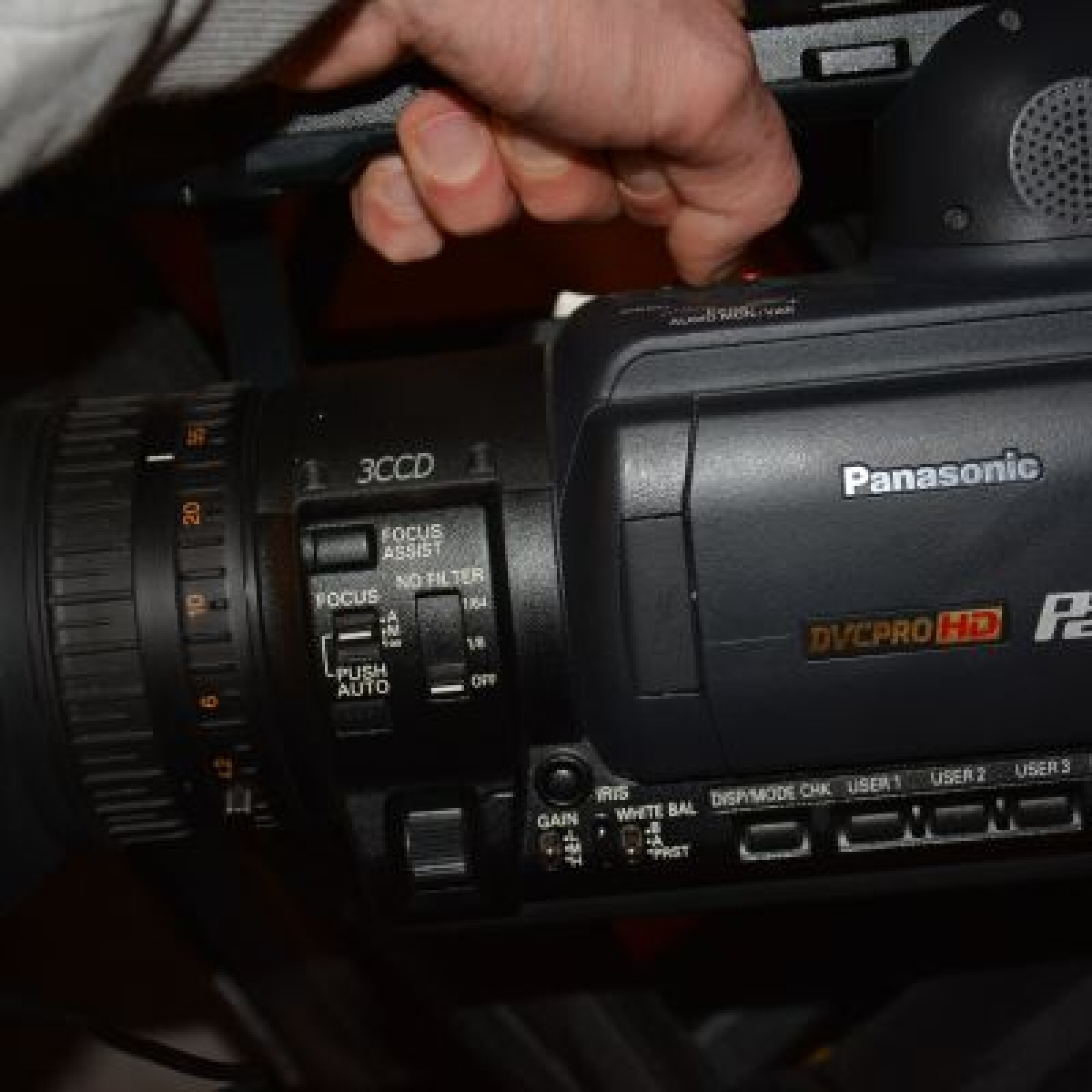Caméra Panasonic AG-HVX200 + 2 cartes P2 x 64GB - Photo 1 sur 3