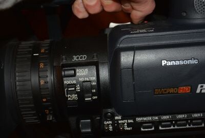 Location Caméra Panasonic AG-HVX200 + 2 cartes P2 x 64GB