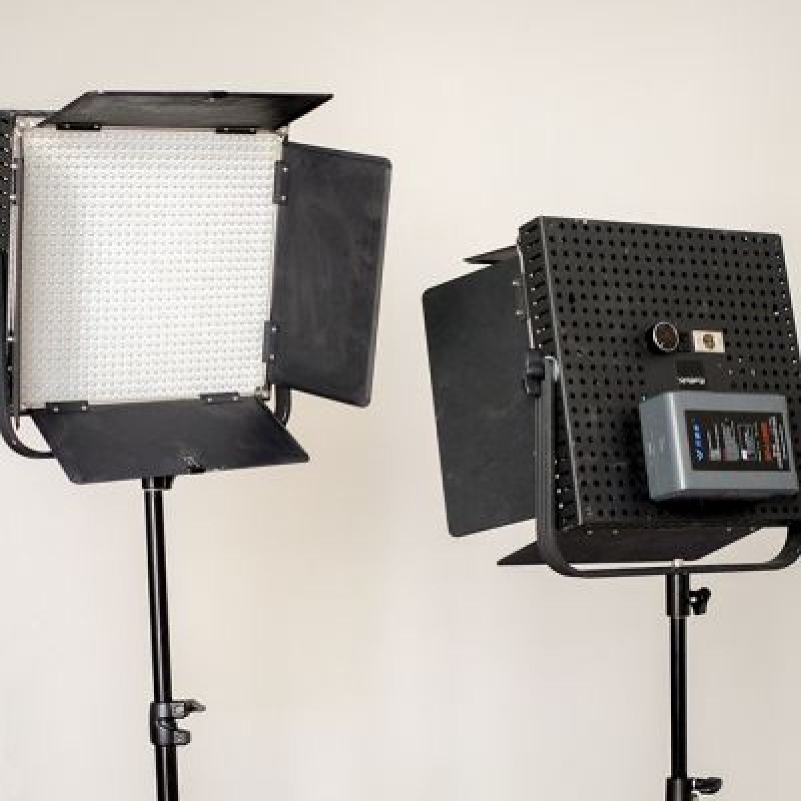 Pack 2 Fotodiox LED Kit - Photo 1 sur 5